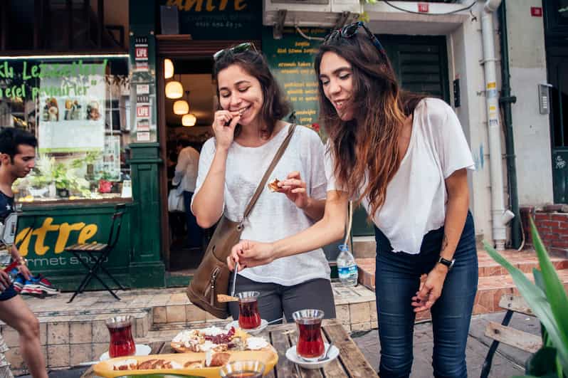 Istanbul: Private Guided Food Tour with 10 Tastings - Timing, Walking Comfort, and What to Bring