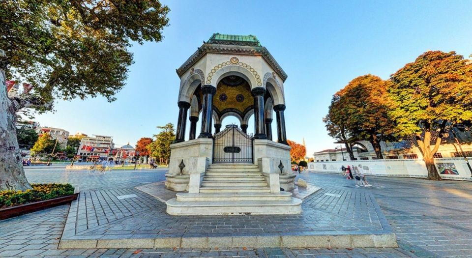 Istanbul: Private Guided Walking Tour - Where the tour starts in Sultanahmet (German Fountain vs. Alman Çeşmesi)