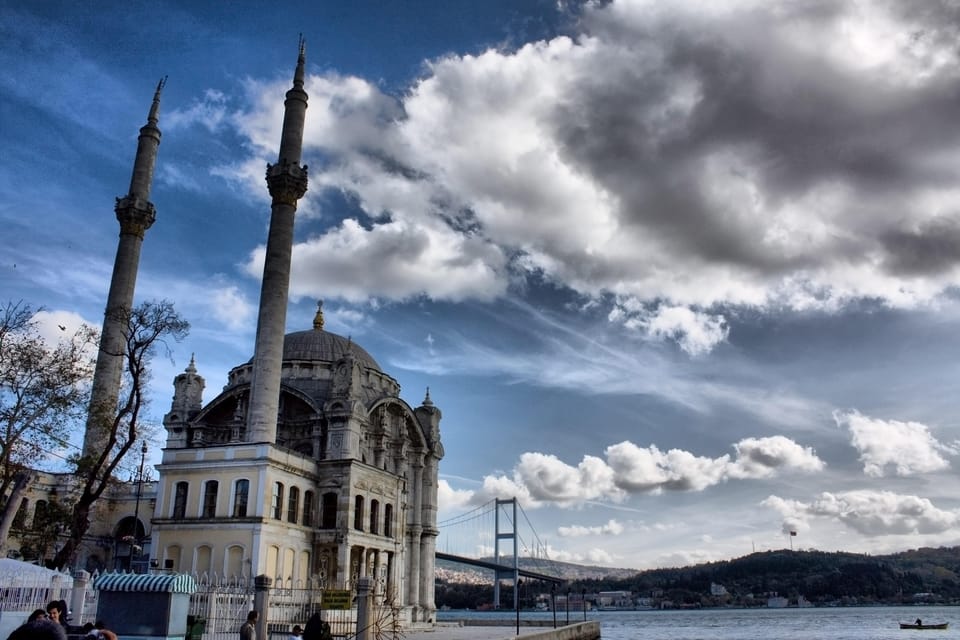 Istanbul: Private Old City Tour with Bosphorus Cruise - Hagia Sophia: what a guide helps you notice first