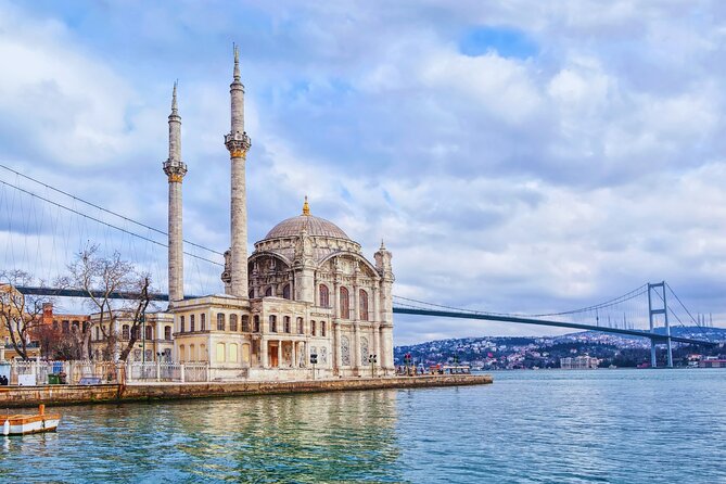 Istanbul Private Yacht Tour - 2 Hours - Private on a small group: what the $280 really buys