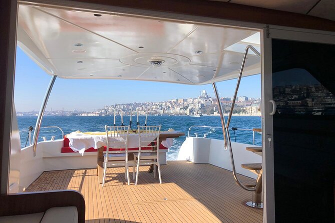Istanbul Private Yacht Tour - 2 Hours - Maiden’s Tower at the Bosphorus entrance: why it’s a must-see