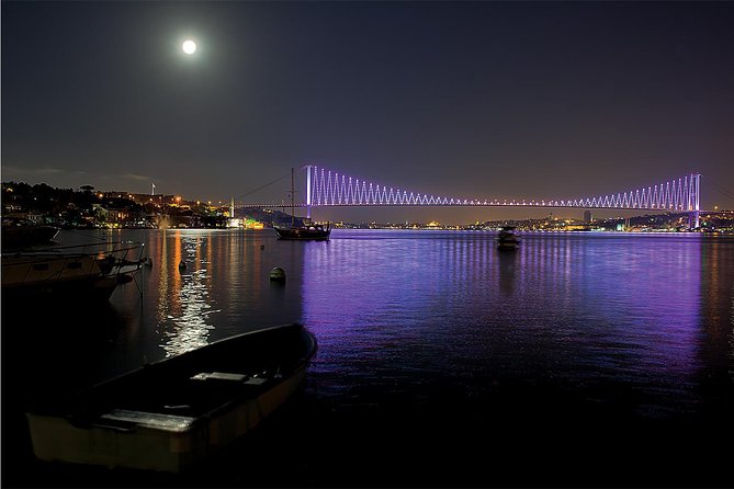 Istanbul Private Yacht Tour on the Bosphorus – 2-Hour Charter - Night Views From the Deck: What You’ll Be Looking For