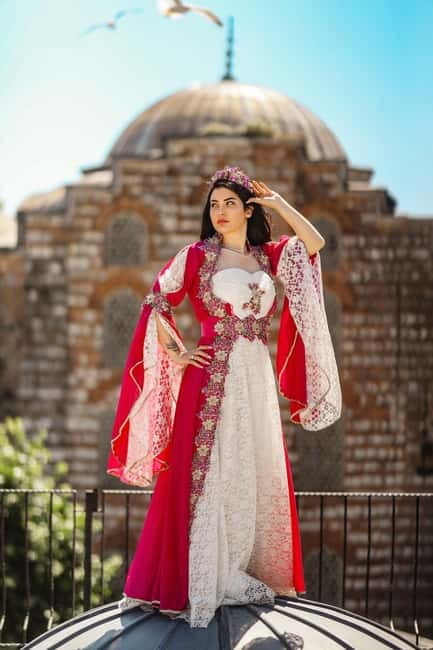 Istanbul: Professional Private Rooftop, Indoor Photoshoot - Practical Tips: What to Bring and How to Prepare