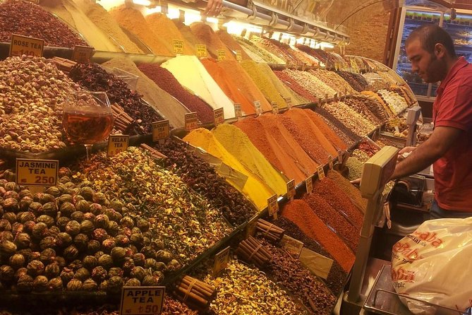 Istanbul Shore Excursion: Small-Group Bosphorus Cruise and Istanbul Egyptian Bazaar - Misir Carsisi: what 45 minutes in the Egyptian Spice Bazaar is really for