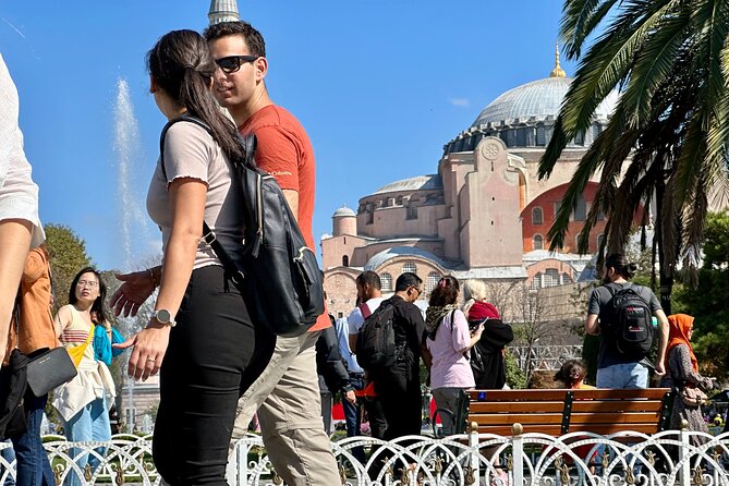Istanbul Sightseeing Walking Tour - Meeting at Foodie-ist Cafe and Navigating the Old City Start