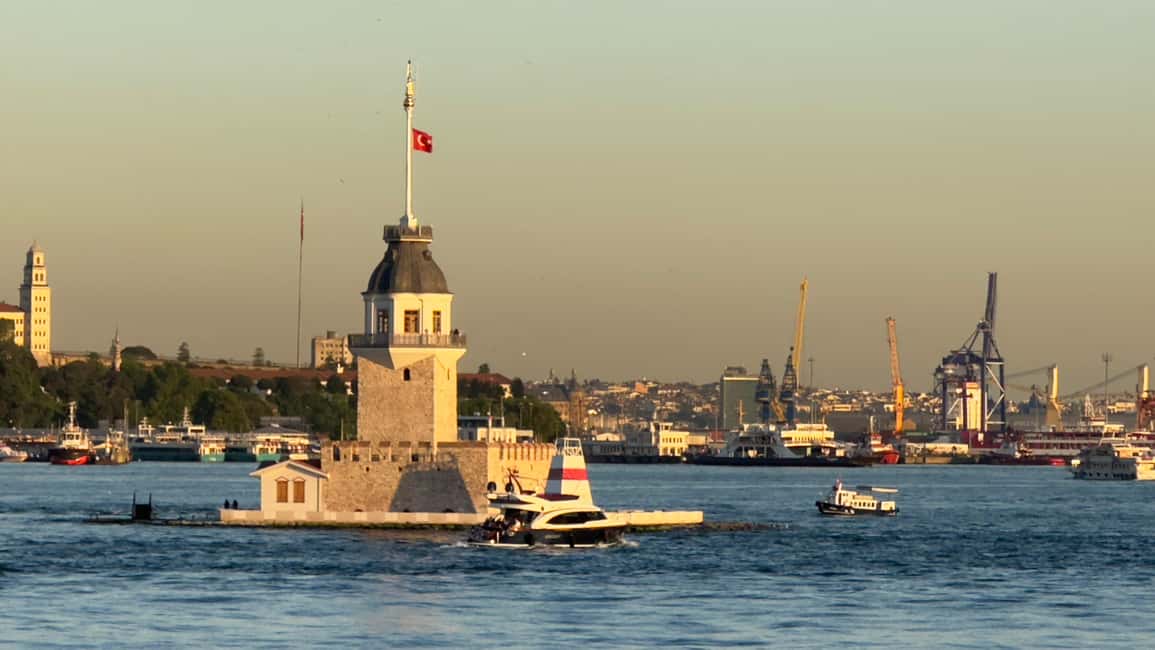 İstanbul: Small-Group Sunset Cruise & Audio Guide w/Snack - Meeting at Kabataş: Finding Lüfer3/4/5 fast