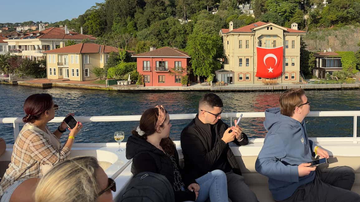 İstanbul: Small-Group Sunset Cruise & Audio Guide w/Snack - Transfer options: when it’s worth paying extra
