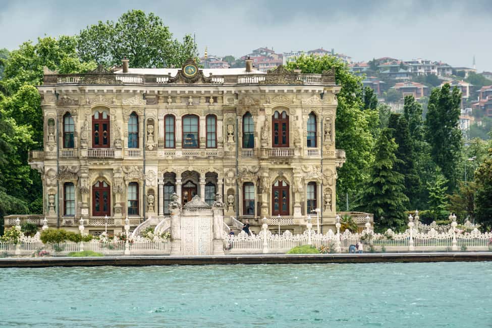 İstanbul: Small-Group Sunset Cruise & Audio Guide w/Snack - Practical booking advice: timing and what to bring