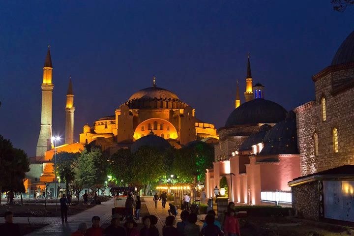 Istanbul-St Sophia,Blue Mosque,Hippodrome Guided Tour - Sultanahmet Square: the Hippodrome’s chariot-race footprint
