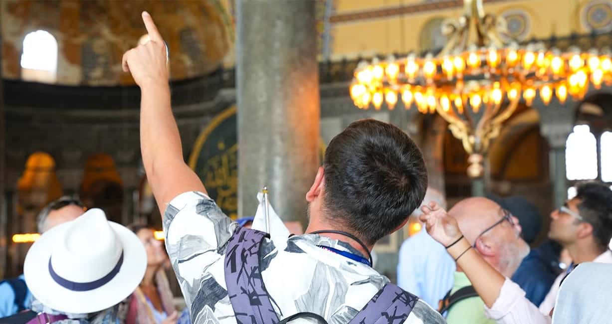Istanbul: Top 4 Skip-the-Line Attractions Pass - Bosphorus Cruise: 2 hours of palaces and mosques, no guide on board