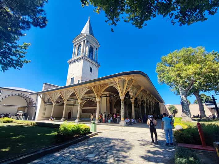 Istanbul Topkapı Palace and Harem Guide Tour - Meet at Foodie-ist Cafe: Where to Start Without Stress