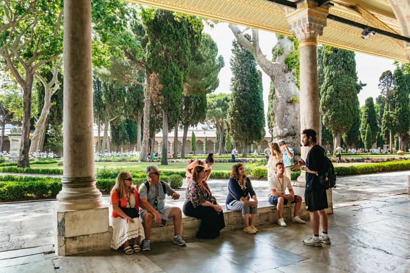 Istanbul: Topkapi Palace and Harem Guided Tour with Ticket - Key things you’ll notice fast