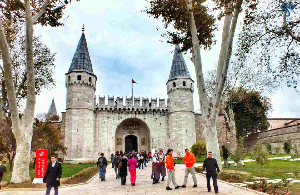 Istanbul: Topkapi Palace Guided Tour - Robes, royal life, and what the Harem stop should feel like