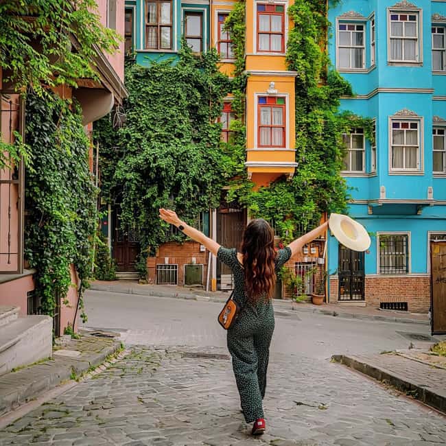 Istanbul: Tour and Photoshoot at Multiple Locations - Why This Istanbul Tour and Photoshoot Works Better Than a Usual Camera-for-Hire Plan