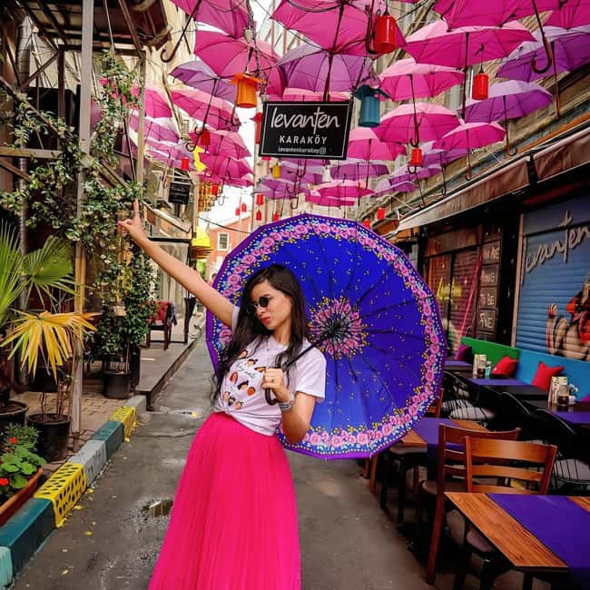 Istanbul: Tour and Photoshoot at Multiple Locations - Flying Dress on a Rooftop: Fun, Memorable, and an Extra Budget Step