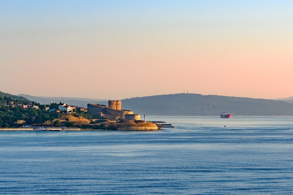 Istanbul: Troy Guided Bus Tour with Ferry Tickets & Lunch - Getting around inside the day: guide talk, walking pace, and comfort