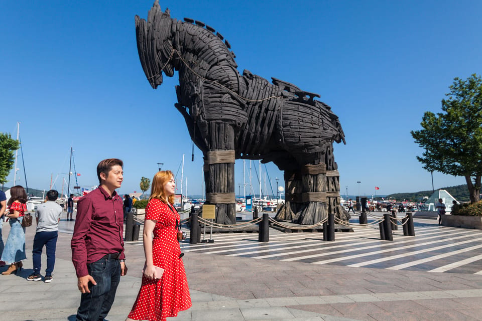 Istanbul: Troy Guided Bus Tour with Ferry Tickets & Lunch - Hotel pickup timing and why it affects the whole day