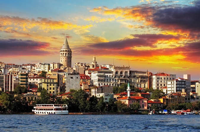 Istanbul Two Continents, Bosphorous, Spice Bazaar, Beylerbeyi Palace and Camlica Hill - Bosphorus cruise: the best seat in Istanbul