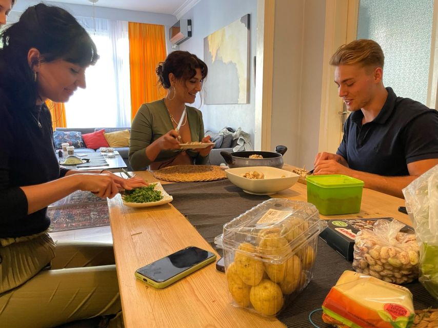 Istanbul: Vegan/Vegetarian Cooking Class with Locals at Home - A home near Taksim means you start in the real Istanbul