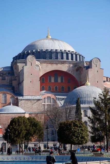 Istanbul Walking Tour: Discovering Old Town - Hagia Sophia: skip the lines and follow the stories