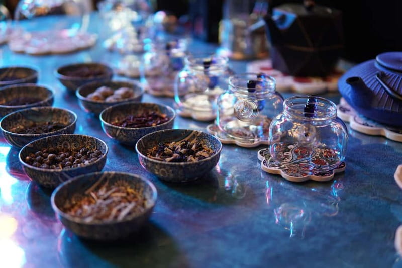 Istanbul: World Teas & Turkish Tea Brewing, Tasting Workshop - Thin-waisted glass tradition: why the details matter