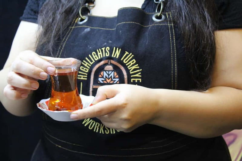 Istanbul: World Teas & Turkish Tea Brewing, Tasting Workshop - The five-tea tasting: what to notice beyond flavor
