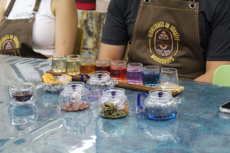 Istanbul: World Teas & Turkish Tea Brewing, Tasting Workshop - The 90-minute flow: smell first, sip second, compare always