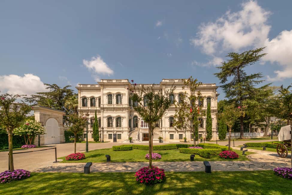 Istanbul: Yildiz Palace & Museum Skip the Ticket Line Entry - Ottoman architecture you can read with your eyes