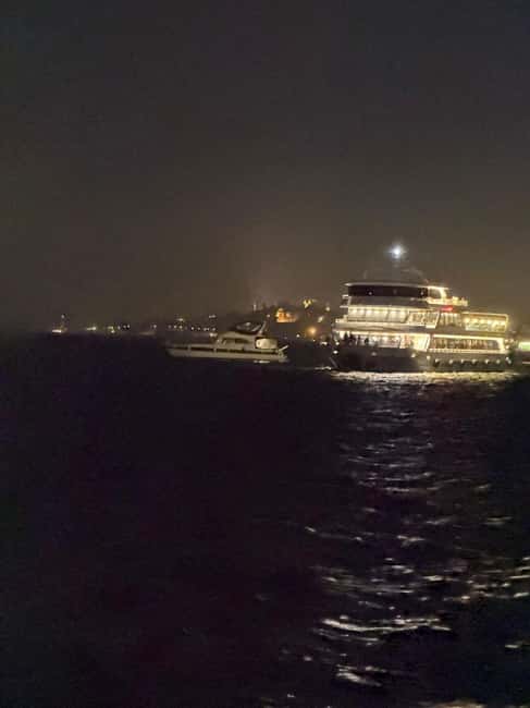 İstanbul:Bosphorus Dinner Cruise & Soft and Alcohol Drinks - Audio Guide: Turning Landmarks Into Stories
