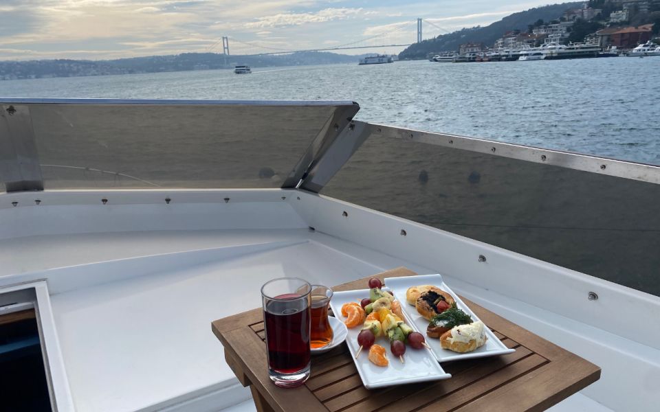 Istanbul:Golden Horn&Bosphorus Sunset Cruise on Luxury Yacht - Rumeli Fortress: Fortifications With Real Attitude