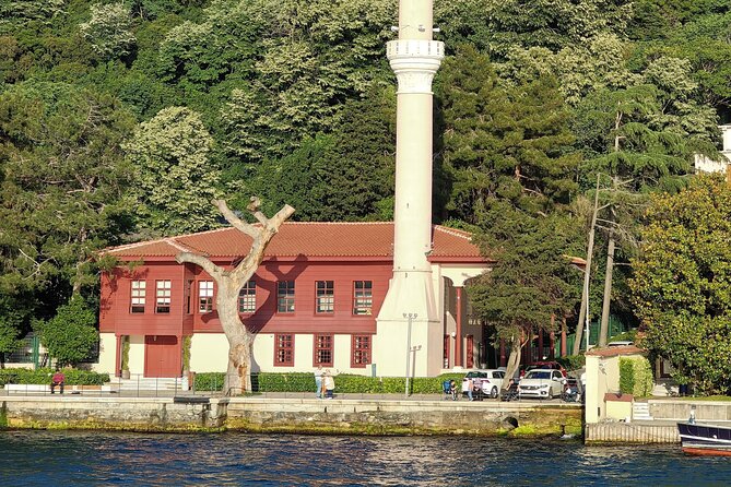 Istanbul's Golden Hour: Bosphorus Sunset Cruise By Boat - Bebek, Hidiv Kasrı, and Two Fortress Stories on One Route