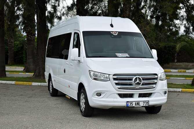 Izmir Airport to Cesme/Alacati, Kusadasi, and Foca Transfers - Vehicle for Families: Bebek Koltuğu (Baby Seat) Included