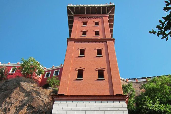 Izmir City Tour - Tarihi Asansor and Dario Moreno Street: the cliff-side elevator with real stakes