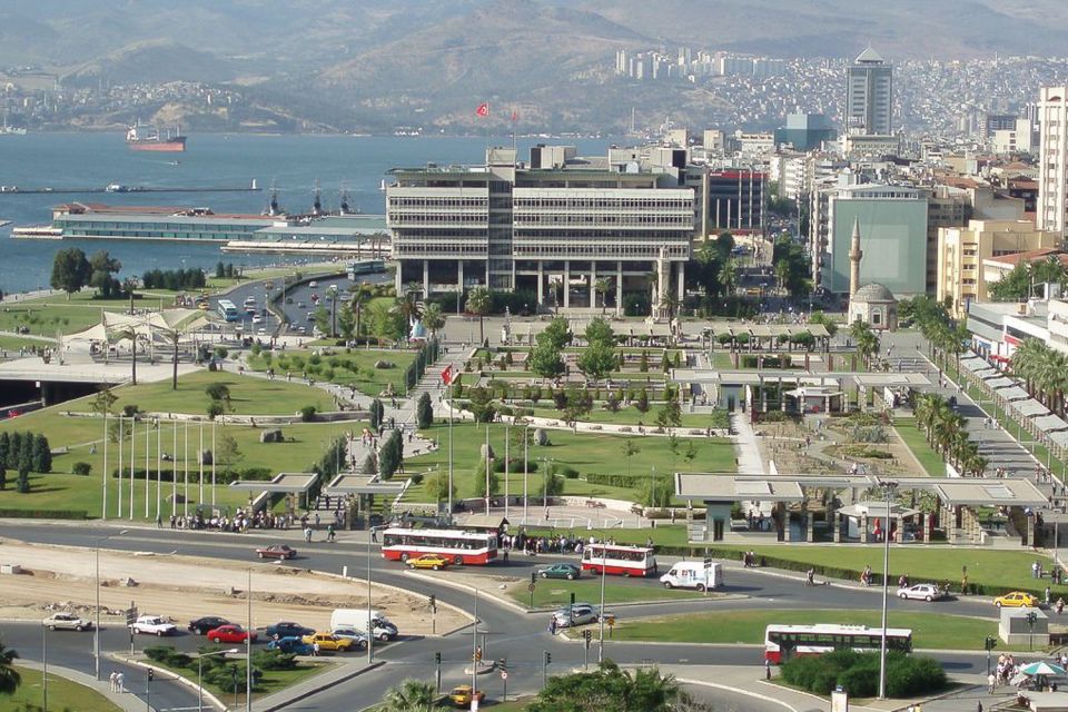 Izmir City Tour with a Private Guide & Van - Kordonboyu: the waterfront that instantly makes İzmir make sense