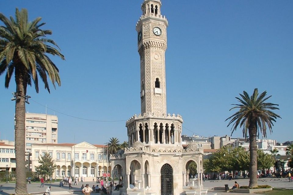 Izmir City Tour with a Private Guide & Van - Republic Square and the Atatürk statue moment