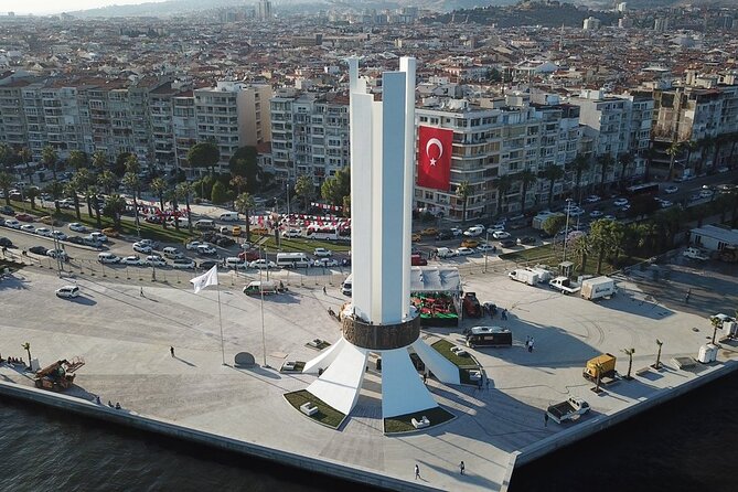Izmir City Tour with Kordonboyu Republic Square, Konak Square, Clock Tower, Kemeralti Bazaar and Karsiyaka - Kordonboyu: the seaside promenade that locals actually use