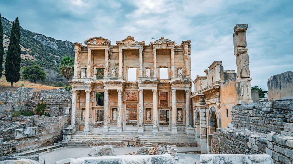Izmir: Ephesus Small Group Tour with Lunch - Pickup from Konak and the countryside “warm-up”