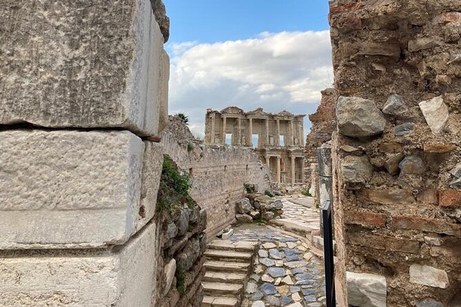 Izmir to Private Ephesus - Artemission Temple-Mother Mary's House - What to expect on the ground: comfort, pace, and stamina