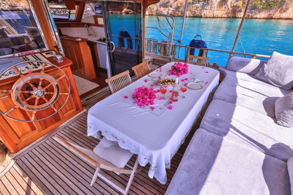 Kas: Limanagzi Beach & Island-Hopping Boat Tour with Lunch - Lunch on board: what you eat, and how the timing works