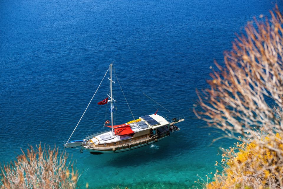 Kas: Limanagzi Beach & Island-Hopping Boat Tour with Lunch - Boat comfort and group size (up to 9): what that means for your day