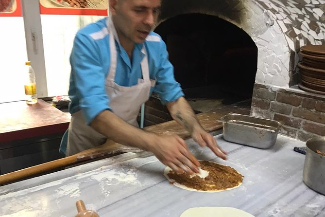 Kebab Crawl Istanbul - Lahmacun stop: watching the thin-crust Turkish pizza, then eating your reward