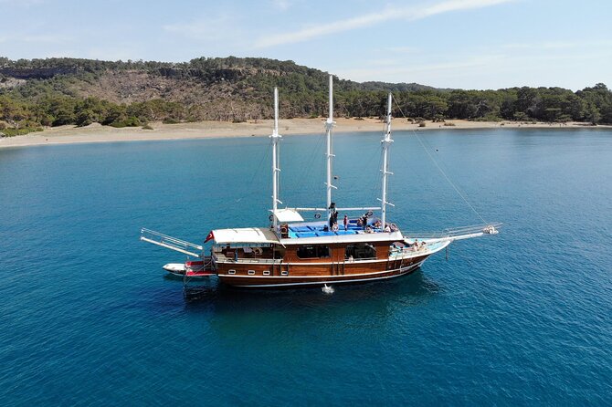 Kemer Bay Blue Cruise from Kemer - Lunch at sea: what’s included and how it fits the day
