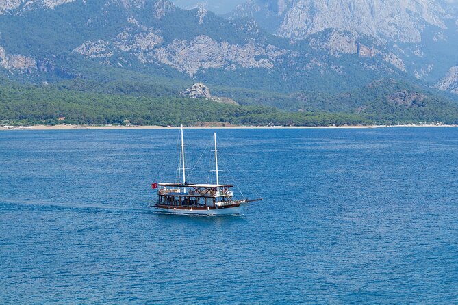 Kemer Pirate Boat Trip - Lunch and onboard comfort: what’s included and what isn’t