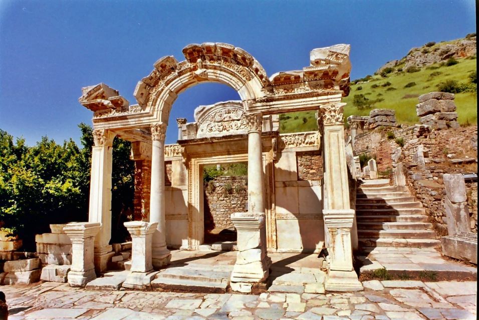 Kusadasi: Ephesus Small Group Tour - Lunch break timing and why eating strategically helps