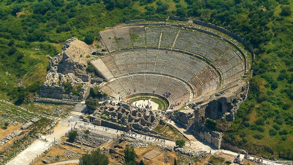 Kusadasi Port: Ephesus & Terrace Houses Tour (Skip-The-Line) - Celsus Library and the street spine you’ll remember