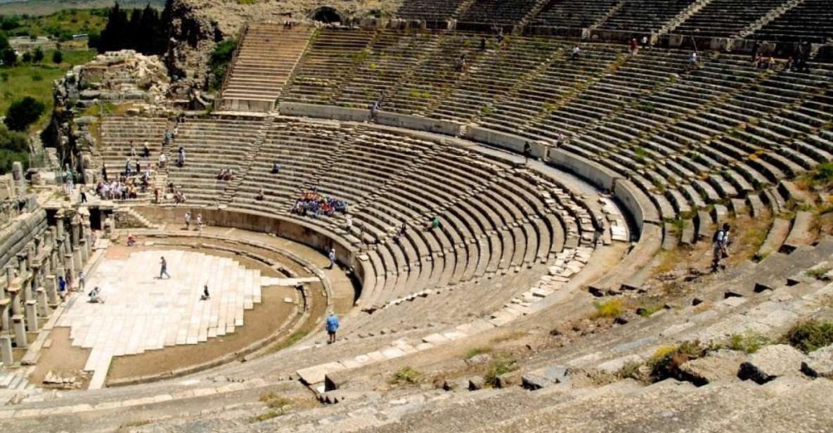 Kusadasi: Private Ephesus Tour with Lunch for Cruisers - Walking Ephesus with a guide: from Magnesia Gate to the Great Theater
