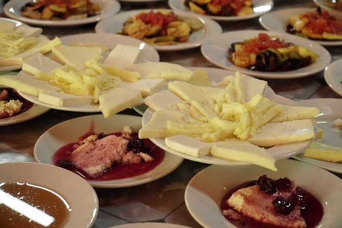 Kusadasi Selcuk Ephesus Gourmet and Street Food Tour - Meeting at the Cruise Port: How to Avoid Stress and Heat