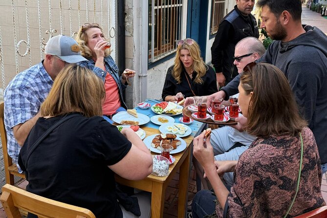 Kusadasi Walking & Turkish Food Tasting Small-Group Tour - Kaleiçi old-town walking: mosques, fortification remnants, and local rhythm