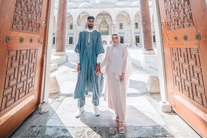 Love in Istanbul: Perfect Photo Moments at Iconic Locations - Blue Mosque and Hagia Sophia: Classic Istanbul Frames
