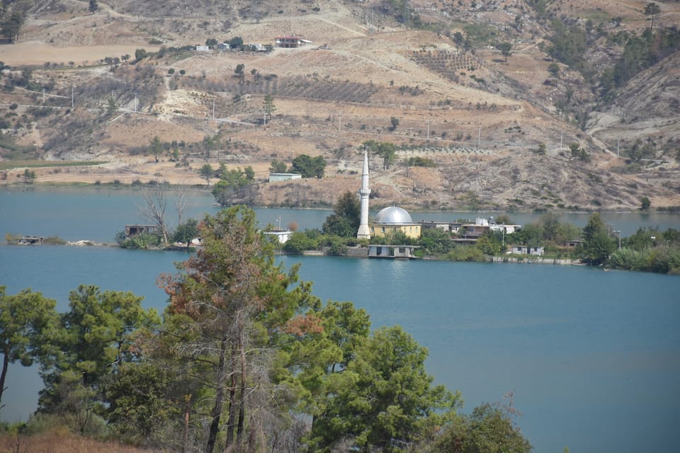 Manavgat: Guided Aqueduct, Waterfall & Green Lake Tour - Lunch at the Green Lake Restaurant: Food With a Panorama